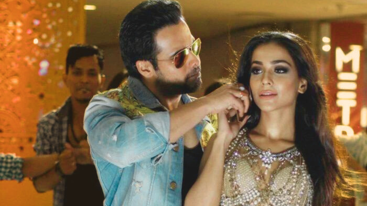 Humaima Malik's Response to Emraan Hashmi Visiting Pakistan